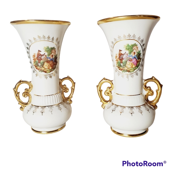 Vintage Rare Boden 520 White Ornate gold trim lovers Summer scene set 2 Vases - Picture 1 of 11
